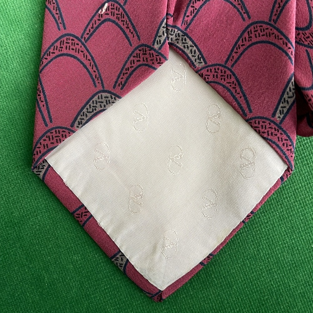 Valentino Fuchsia and Gray Arch Design Tie - Picture 3 of 4